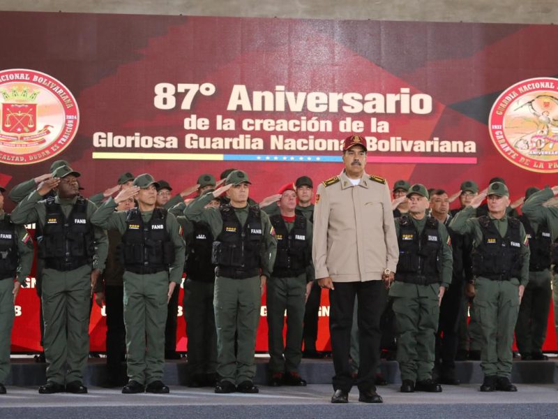 Maduro encabeza ascensos militares y felicita “derrota” de protestas por resultados electorales