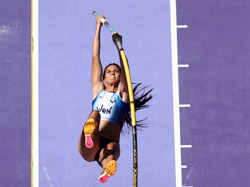Robeilys Peinado clasifica a final de salto con pértiga en París 2024