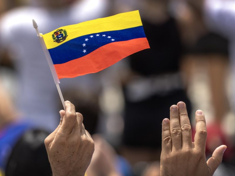 Argentina valora posible cumbre latinoamericana sobre la crisis electoral en Venezuela