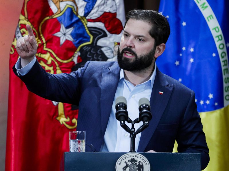 Boric dice "no tener dudas" de que el Gobierno de Maduro "trató de cometer fraude"
