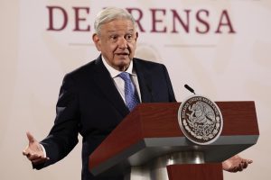 López Obrador ofrece más apoyo de México en Venezuela pero sin "intervencionismo"