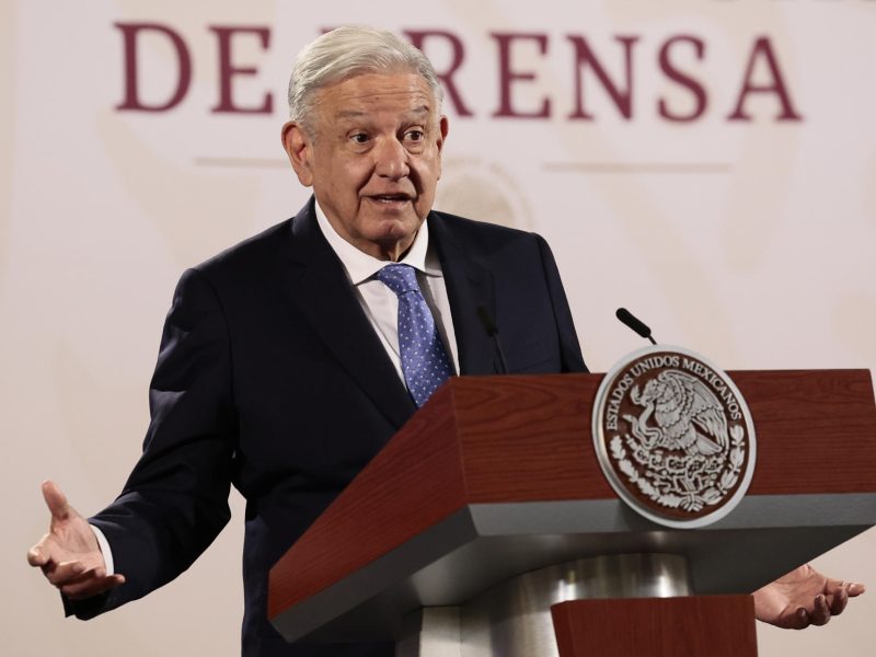 López Obrador ofrece más apoyo de México en Venezuela pero sin "intervencionismo"