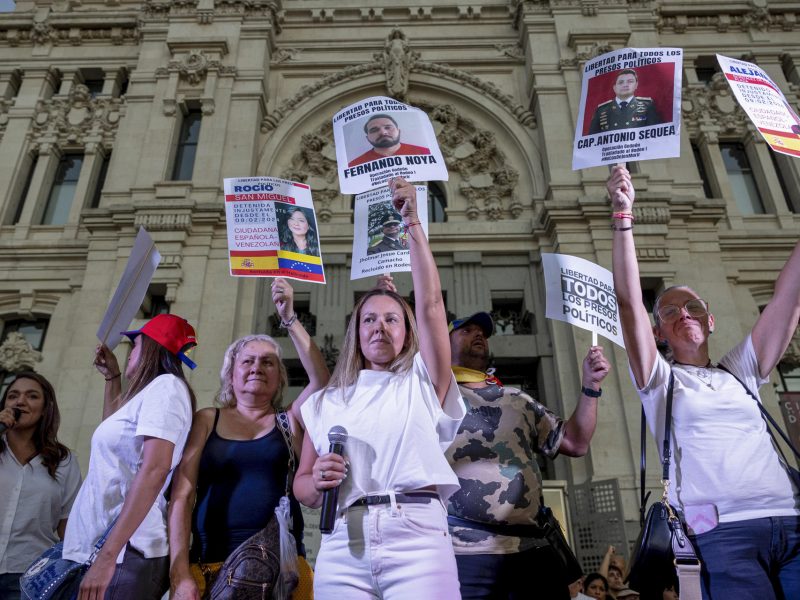 Venezolanos piden a España que se agilicen permisos de residencia y trabajo