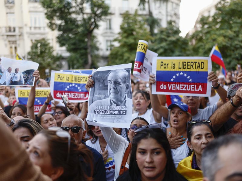 Hija de Edmundo González acude al debate sobre Venezuela del Congreso español