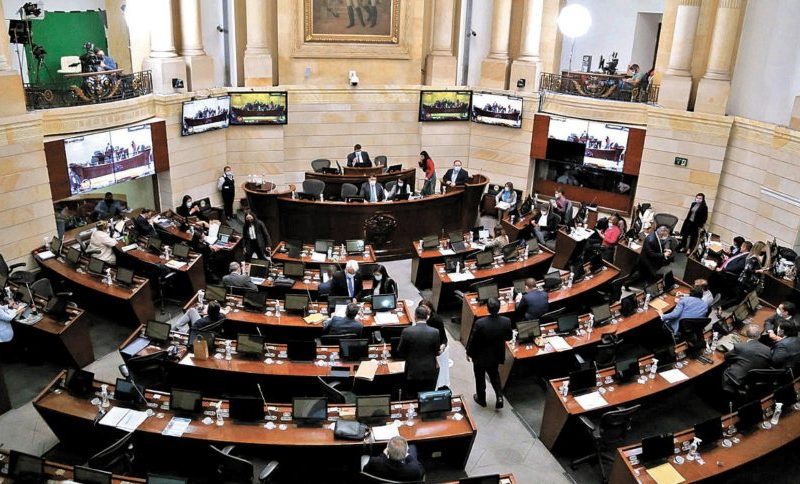 Senado colombiano pide a Petro reconocer a González Urrutia como ganador de las presidenciales