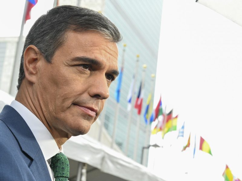 Sánchez ante la prensa en la sede de la Representación Permanente de España ante Naciones Unidas