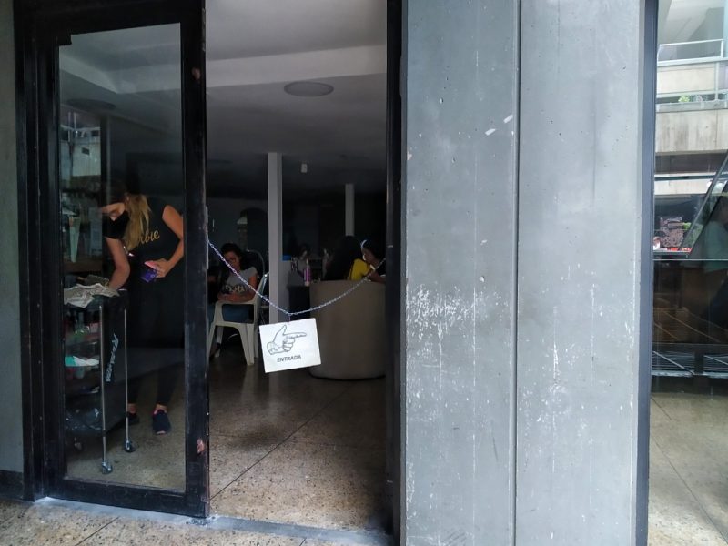 Bajones eléctricos continúan en Caracas y estados de Venezuela