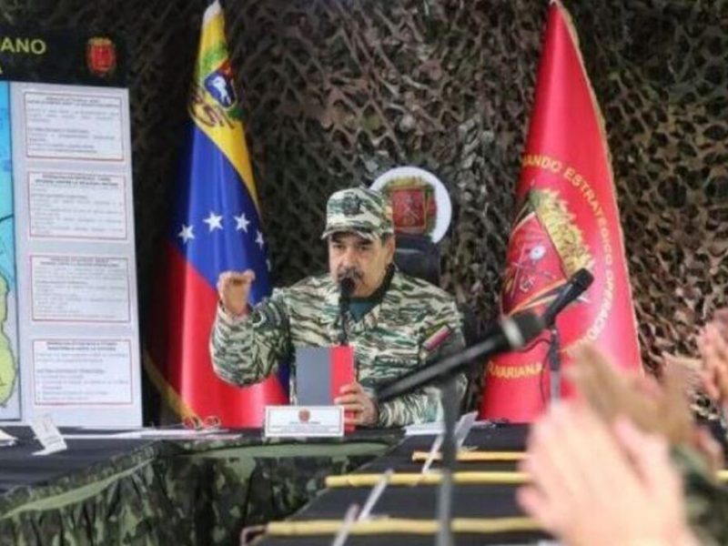 Nicolás Maduro se reúne con militares para afinar planes antiterroristas.