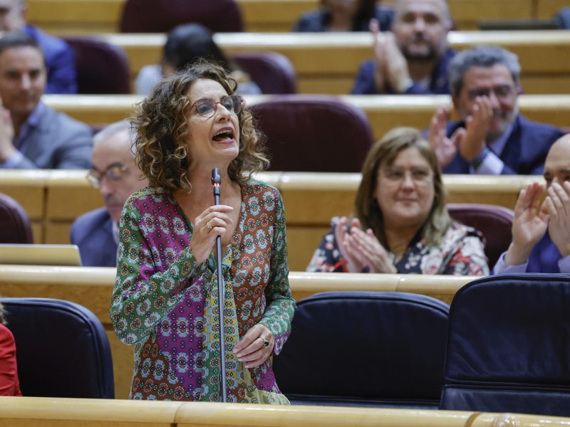 Gobierno español pide al PP que "no perjudique" a empresas que operan en Venezuela