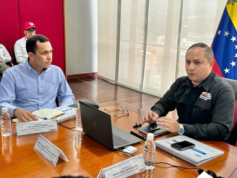 Suspensión de vuelos es para que no entren "personas con malas intenciones", dice Ministerio de Transporte