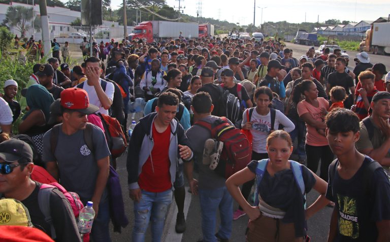 Primera caravana migrante en gobierno de Sheinbaum parte de Tapachula a Ciudad de México