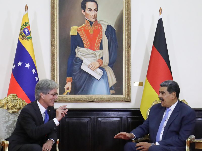 Maduro recibe cartas credenciales de embajadores de Alemania y Japón