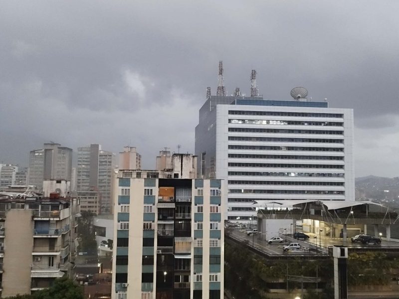 Onda tropical 46 llegará al país con lluvias y descargas eléctricas
