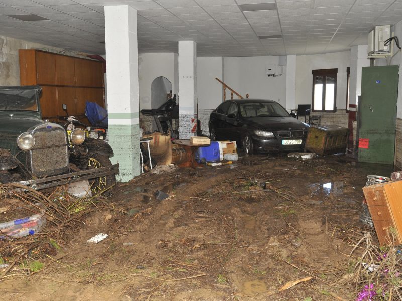 Número de fallecidos por inundaciones en España asciende a 140