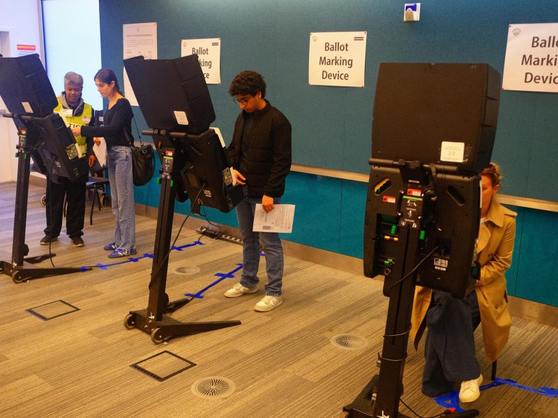 Estados Unidos vota entre nervios, recelo y esperanza con fuertes medidas de seguridad