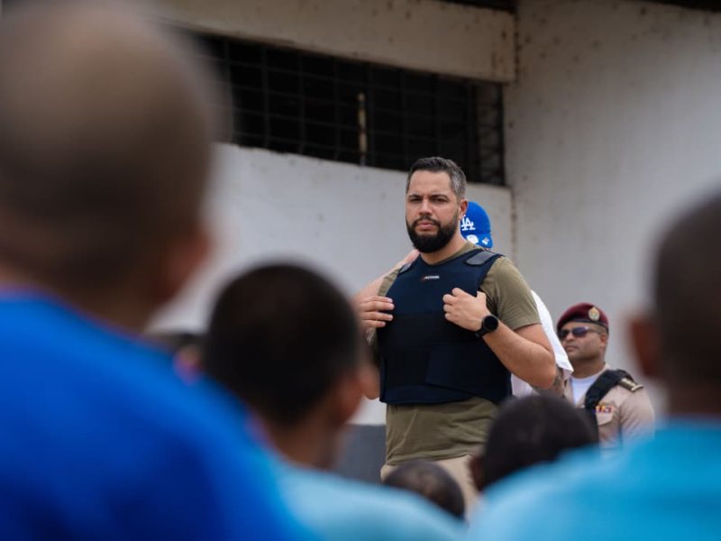 Gobierno toma cárcel de El Dorado y decomisan armas y drogas
