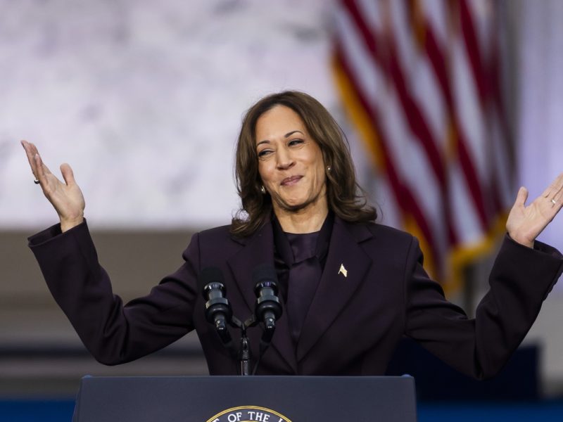 La vicepresidenta Kamala Harris pronuncia un discurso de concesión