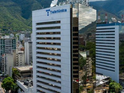 Telefónica sobornó a funcionarios de Maduro para obtener dólares preferenciales en 2014