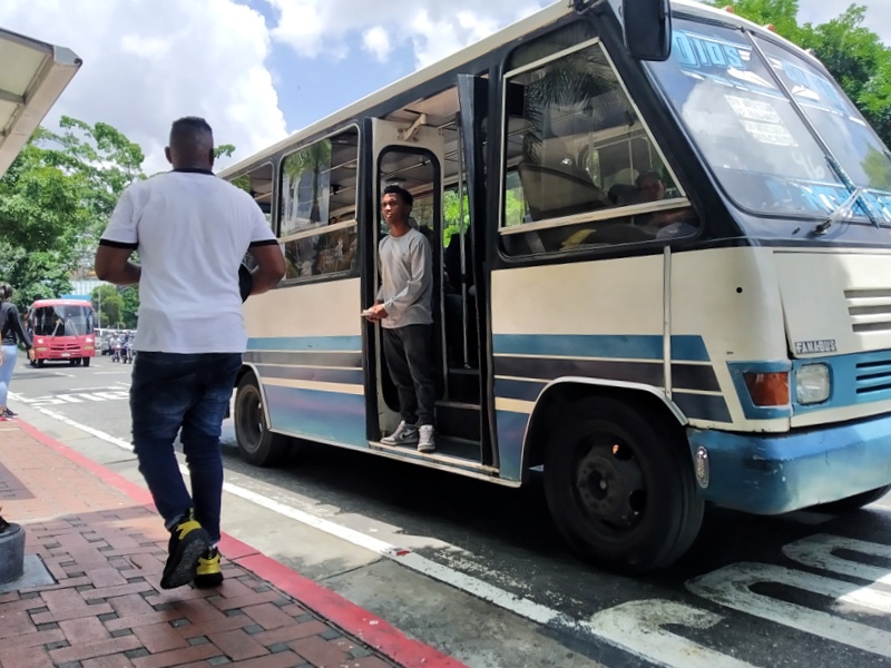 Transporte público- pasaje- autobuses (Mairet Chourio)