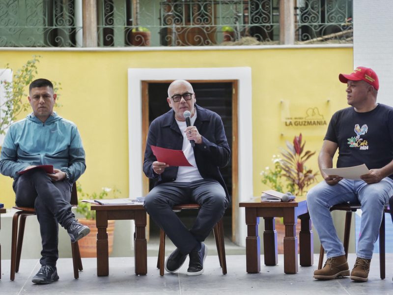 Jorge Rodriguez asegura que 52.288 personas se postularon a jueces de paz comunal