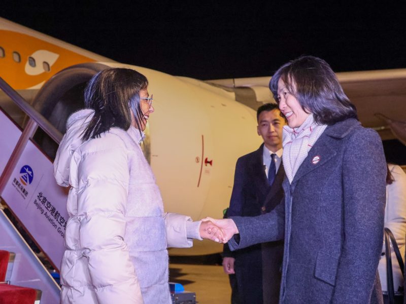 Gobiernos de China y Venezuela refuerzan cooperación bilateral en reunión vicepresidencial en Pekín