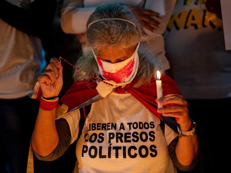 OVP insta al Estado a liberar "sin restricciones" a los presos políticos