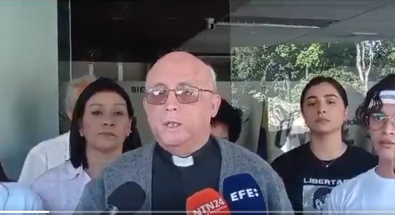 Familias piden a la Iglesia que ayude a liberar a los presos políticos