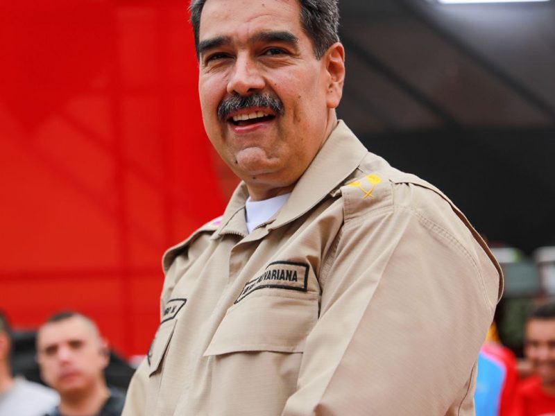Maduro asegura que González Urrutia está "violando" su derecho de asilo en España