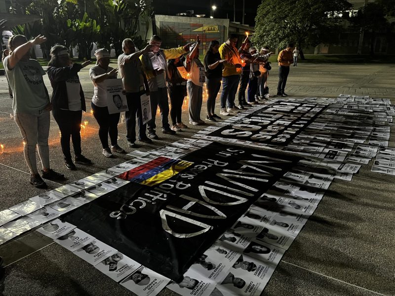Familias de presos políticos realizaron vigilia para pedir su libertad