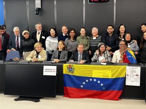 González Urrutia comparte con migrantes venezolanos en Estrasburgo