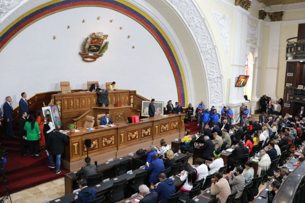 Las leyes para “filtrar” candidaturas que el chavismo pide al CNE aplicar ante próximas elecciones 