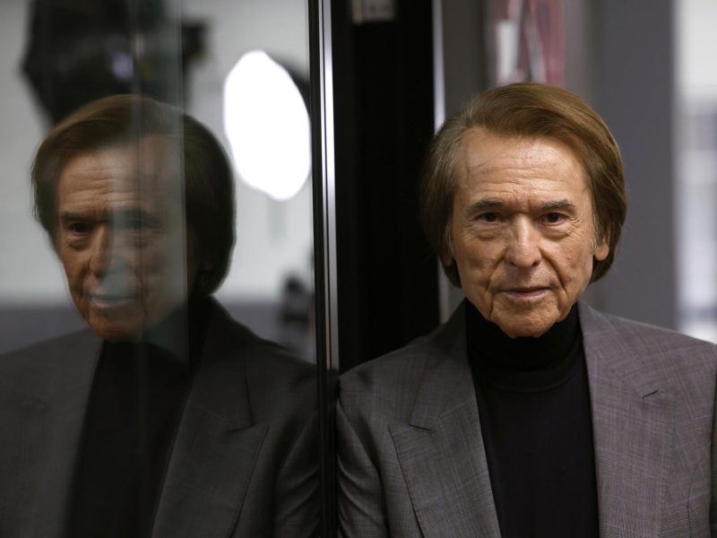 Cantante Raphael padece un linfoma cerebral primario