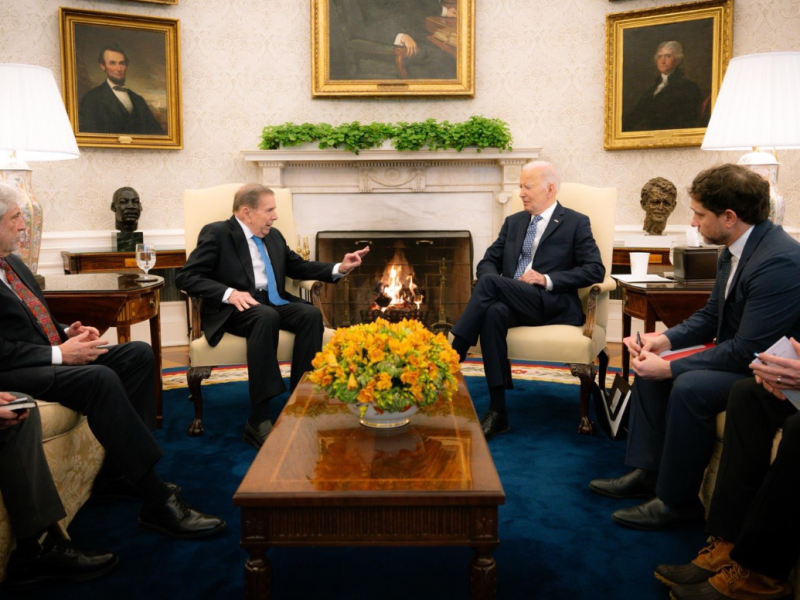 Edmundo Gonnzalez Urrutia y Joe Biden