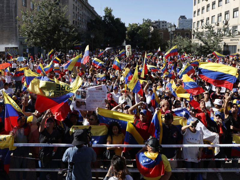 "Desde la izquierda les digo que el Gobierno de Maduro es una dictadura", afirma Boric