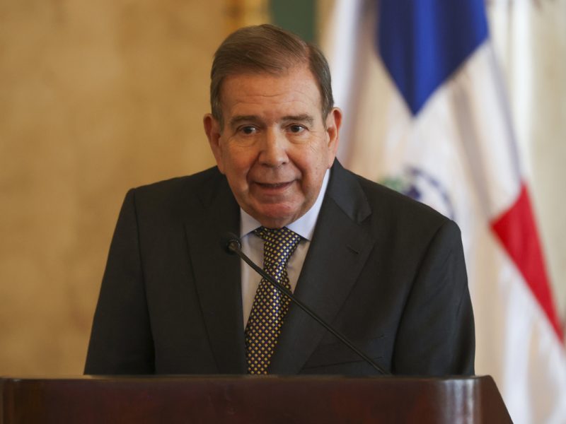 Edmundo González abandona República Dominicana y su destino aún se desconoce