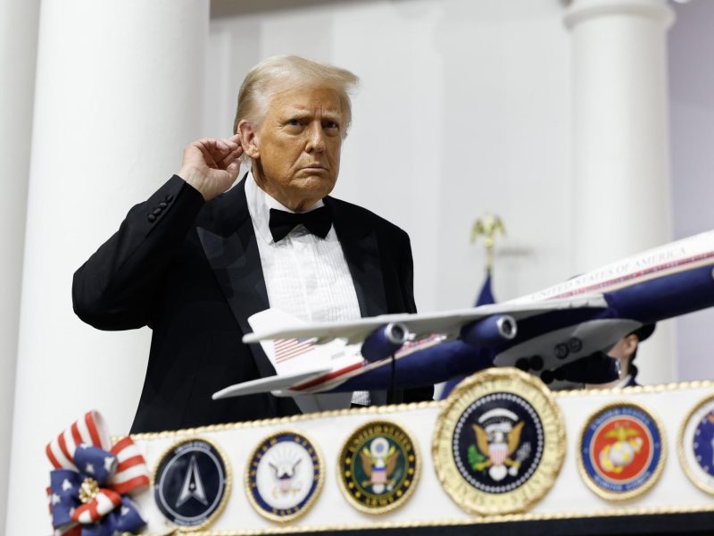 Trump sobre Venezuela: Probablemente vamos a dejar de comprarle petróleo