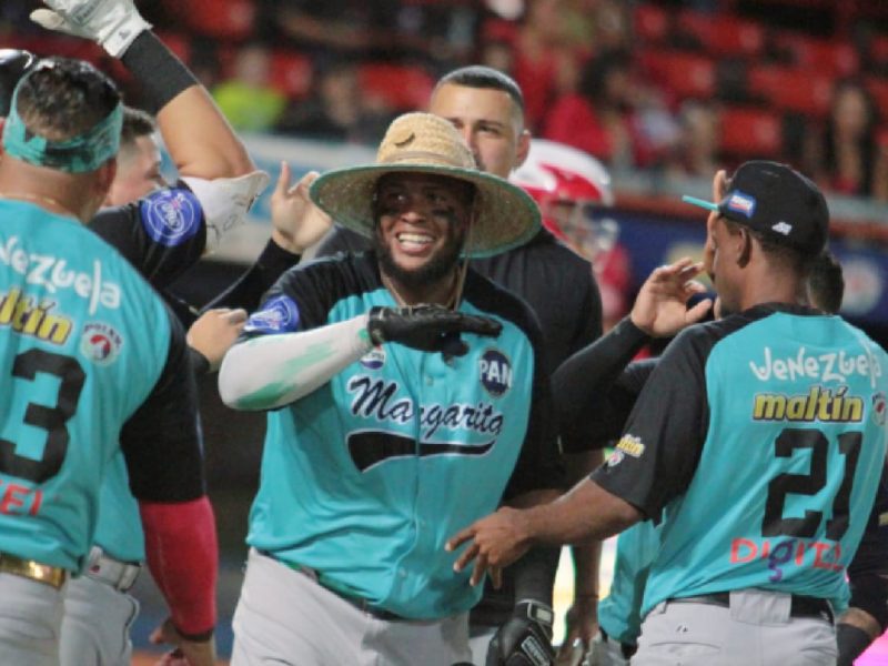 Bravos le da una felpa a Cardenales y se pone adelante 2-0