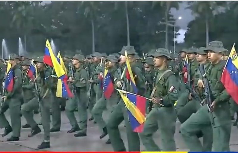 Maduro encabeza despliegue de ejercicios militares desde Caracas
