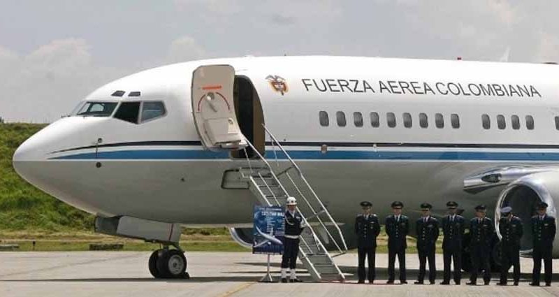 Colombia dispone avión presidencial para “retorno digno” de migrantes pero también eleva aranceles para EEUU