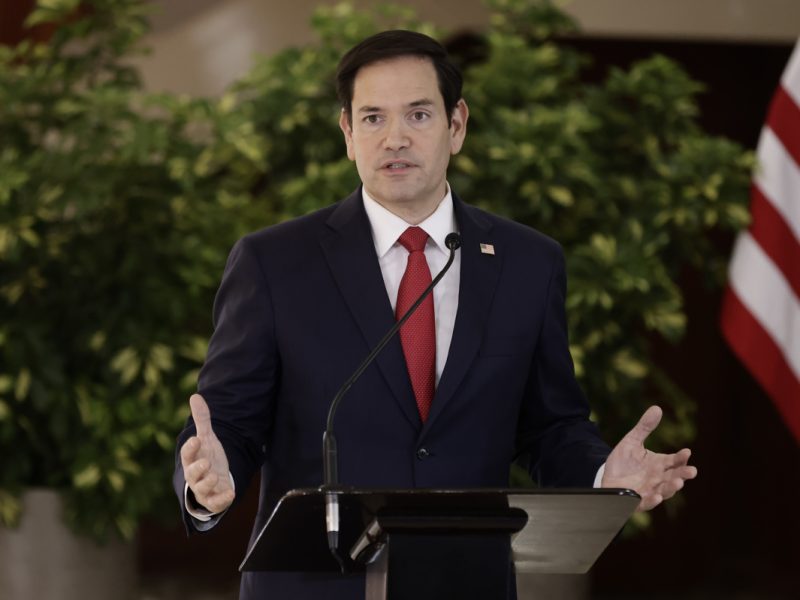 Rubio llega a Costa Rica para hablar con Chaves sobre migración, seguridad y comercio