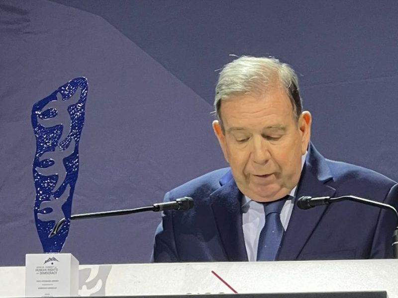 González Urrutia al recibir premio en Ginebra: Es para todos los venezolanos que siguen luchando