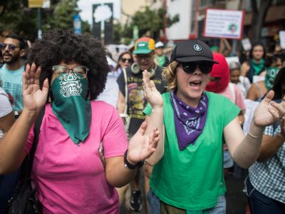 Mujeres venezolanas participan desde las bases pero no ocupan cargos emblemáticos
