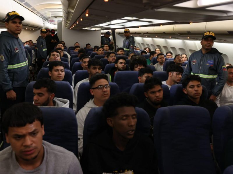 Estados Unidos espera que vuelos de deportación sean constantes