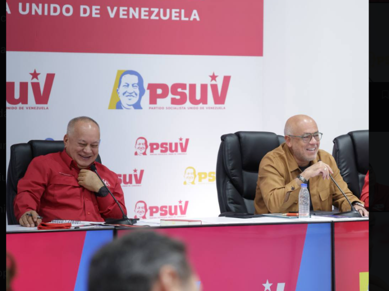 Diosdado Cabello rechaza negociar salida de refugiados en embajada argentina 
