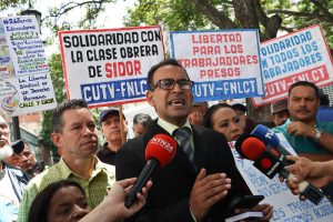 Trabajadores públicos protestan por salario ante el ministerio de educación superior (Mairet Chourio)