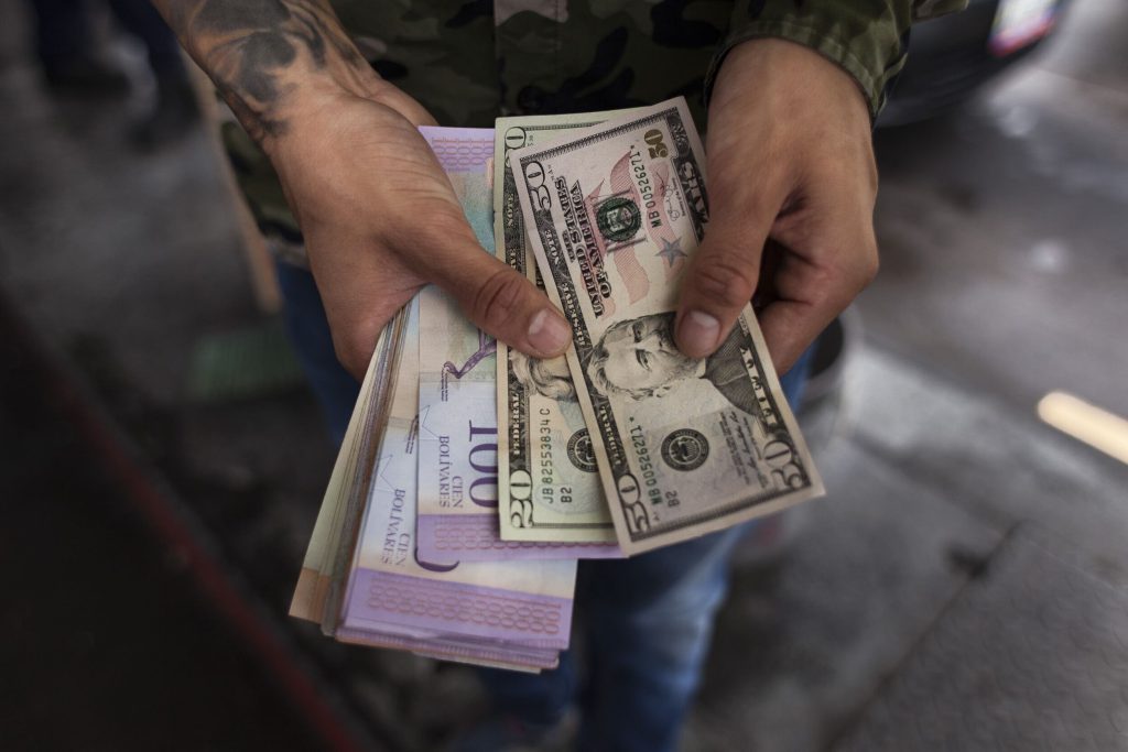 Dolarización en Venezuela: ¿herramienta económica o estrategia política?