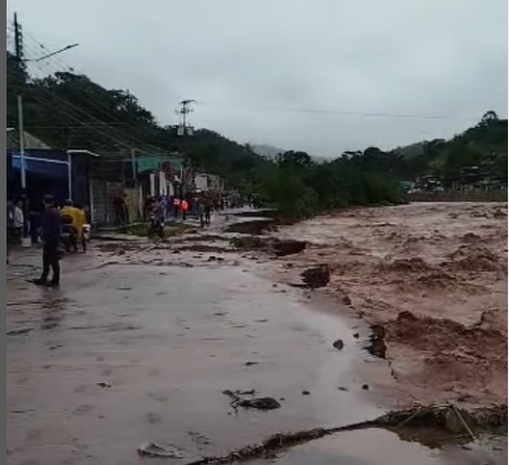 Más de 20 viviendas "colapsadas" por lluvias en San Cristóbal