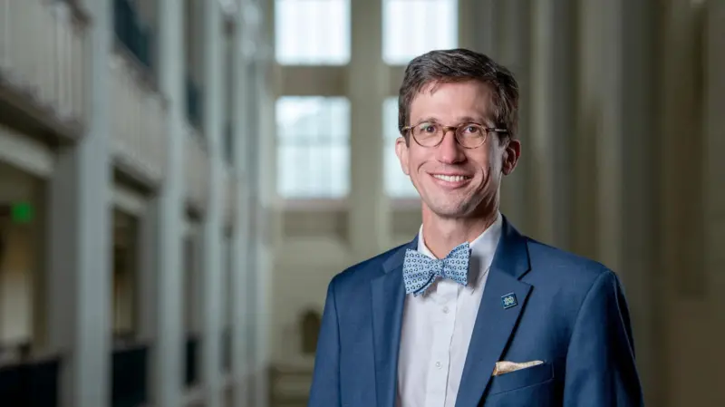 Santiago Schnell, el biólogo y matemático venezolano que será el nuevo rector de la Universidad de Dartmouth, una de las más antiguas y prestigiosas de EE.UU.