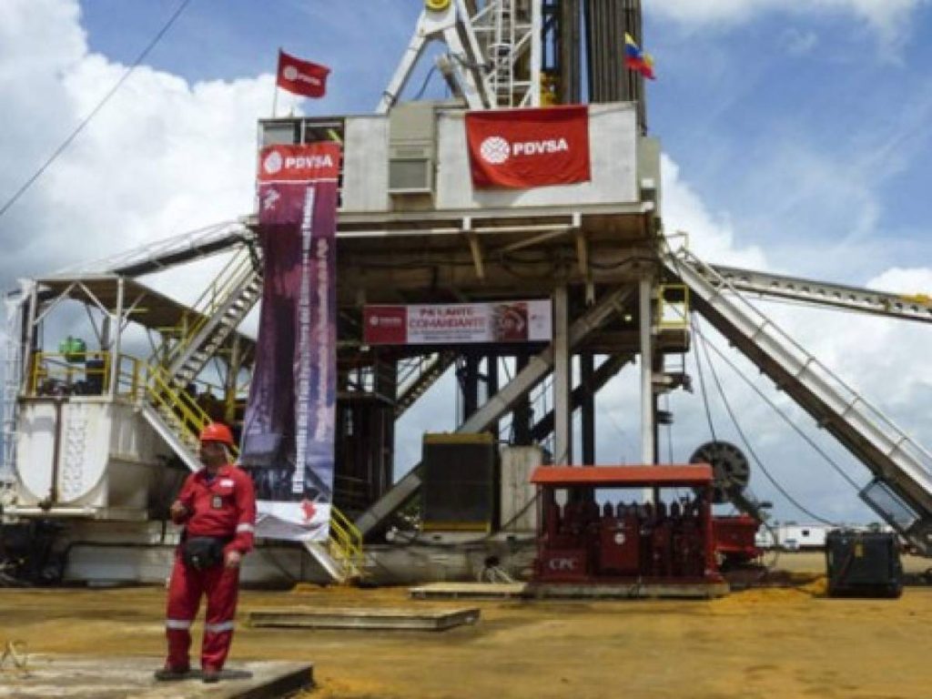 Venezuela mantiene crecimiento de la producción de crudo en medio de su apertura petrolera