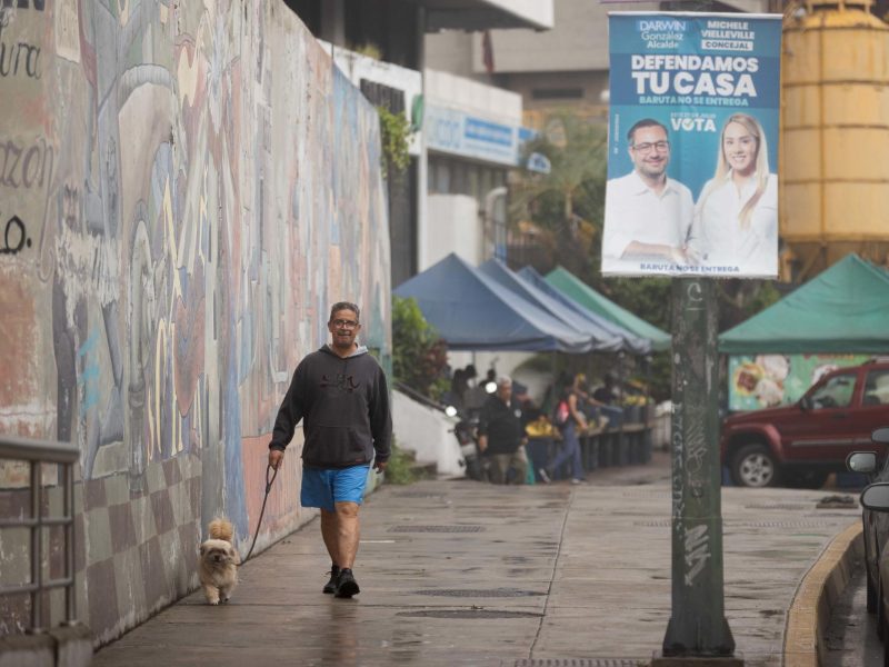 Venezuela se alista para escoger a sus 335 alcaldes en unos comicios con poca oposición